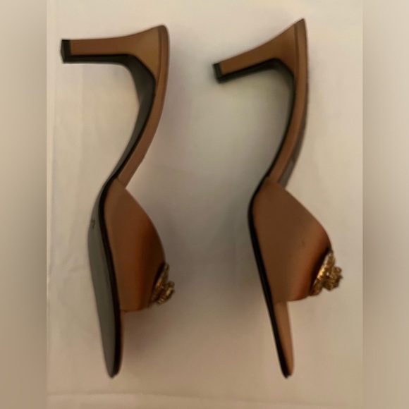 Enzo Angiolini Eaaretina Gold Satin Jeweled Heels Size 9 Medium - Picture 2 of 11